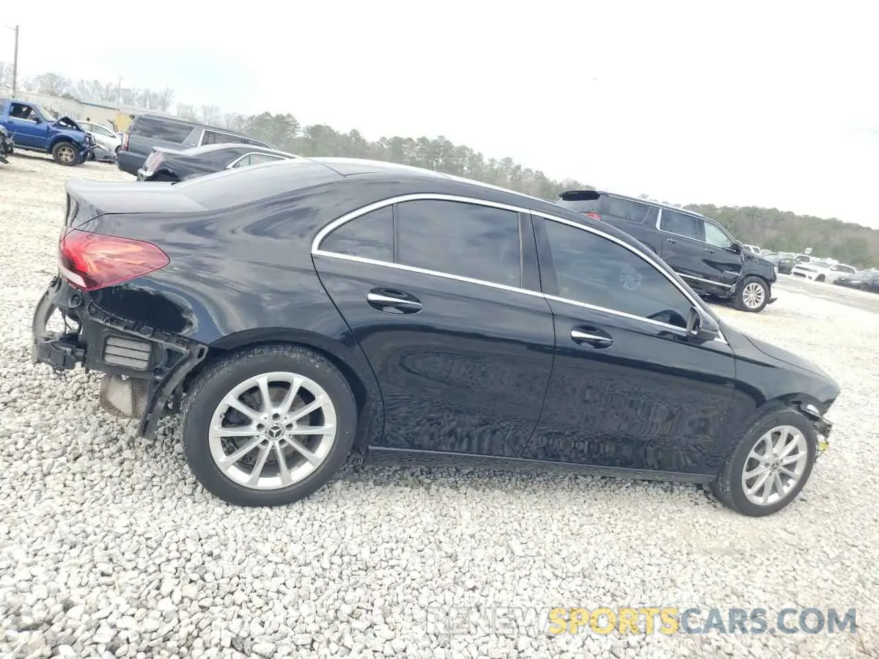 3 Photograph of a damaged car WDD3G4EB5KW002424 MERCEDES-BENZ A-CLASS 2019