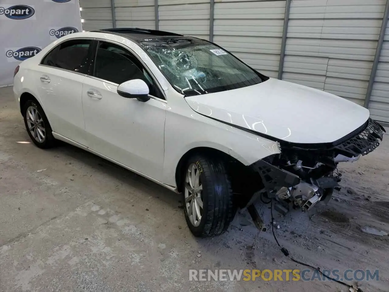 4 Photograph of a damaged car WDD3G4EB5KW023094 MERCEDES-BENZ A-CLASS 2019