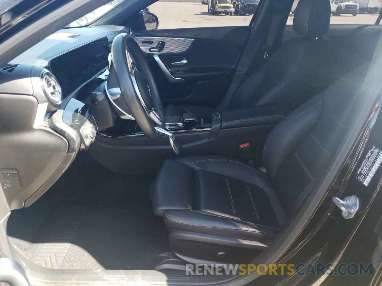 7 Photograph of a damaged car WDD3G4EB6KW012413 MERCEDES-BENZ A-CLASS 2019