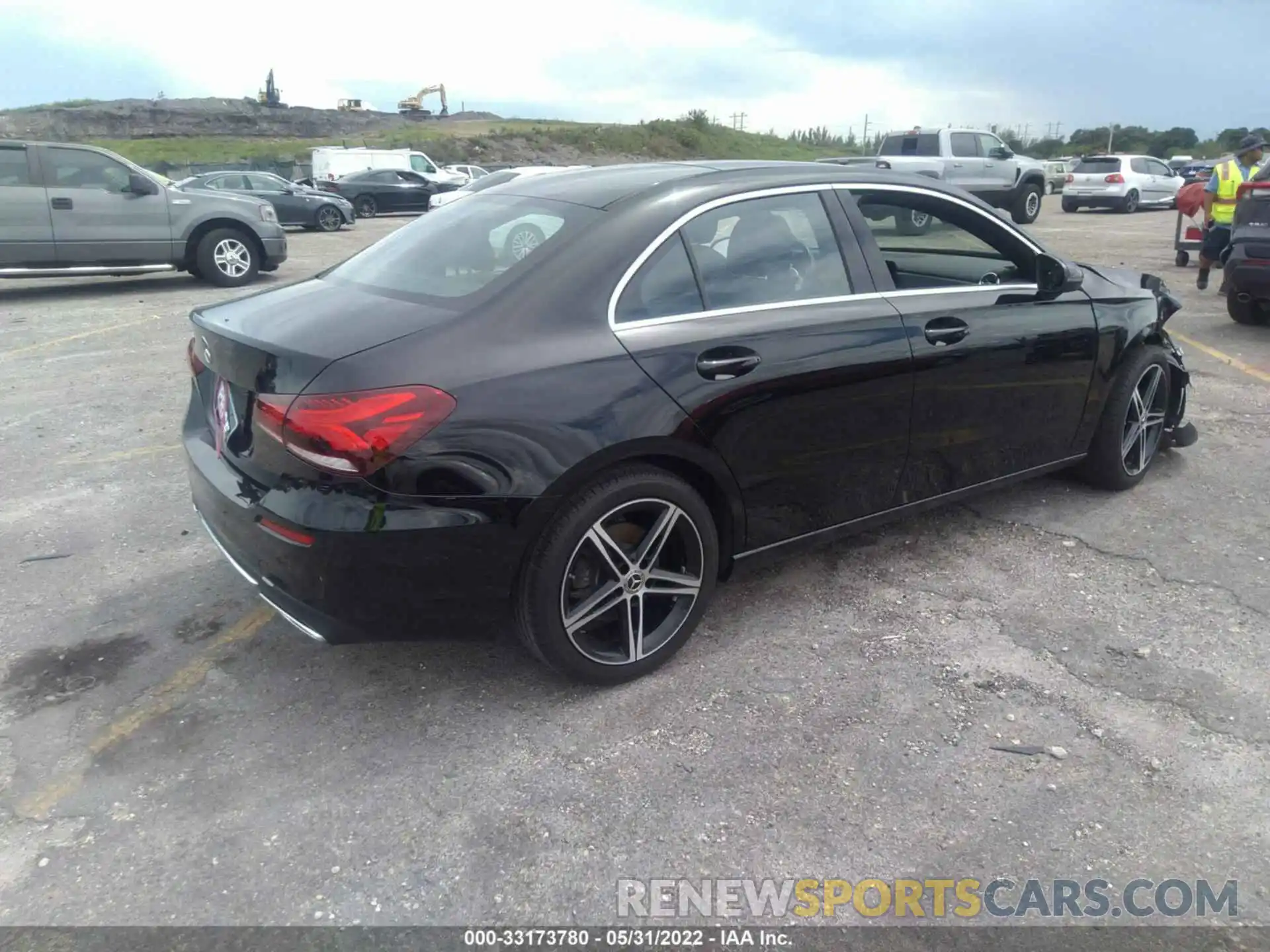 4 Photograph of a damaged car WDD3G4EB6KW019393 MERCEDES-BENZ A-CLASS 2019