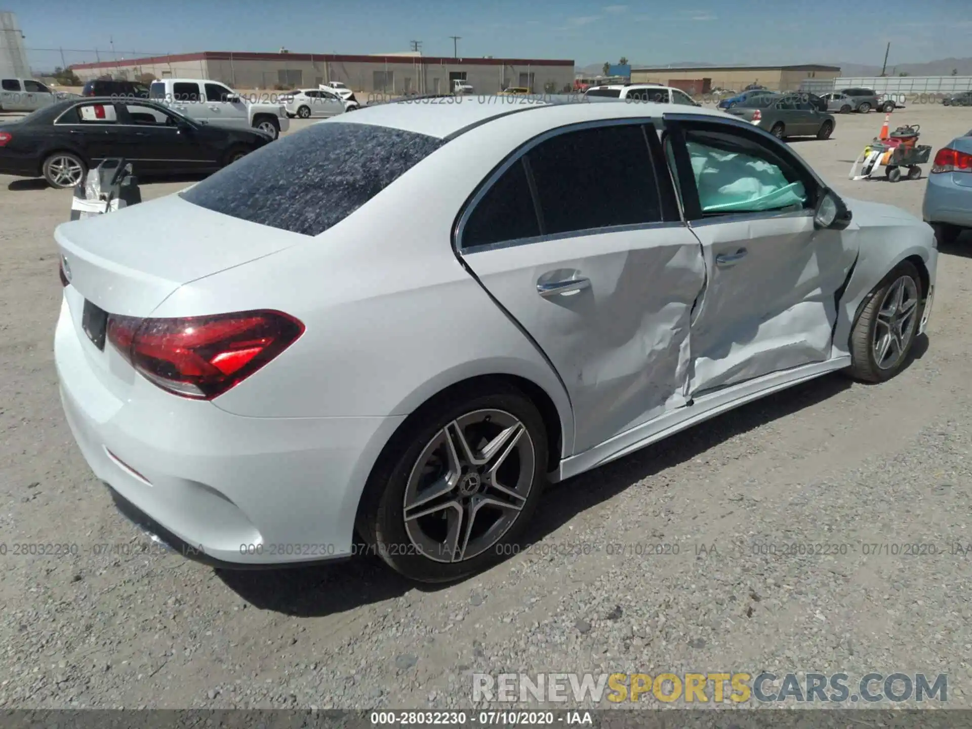 4 Photograph of a damaged car WDD3G4EB6KW031589 MERCEDES-BENZ A-CLASS 2019