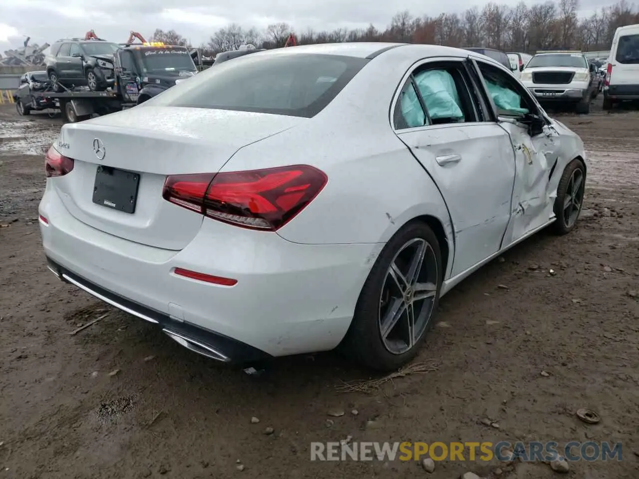 4 Photograph of a damaged car WDD3G4EB6KW033813 MERCEDES-BENZ A-CLASS 2019