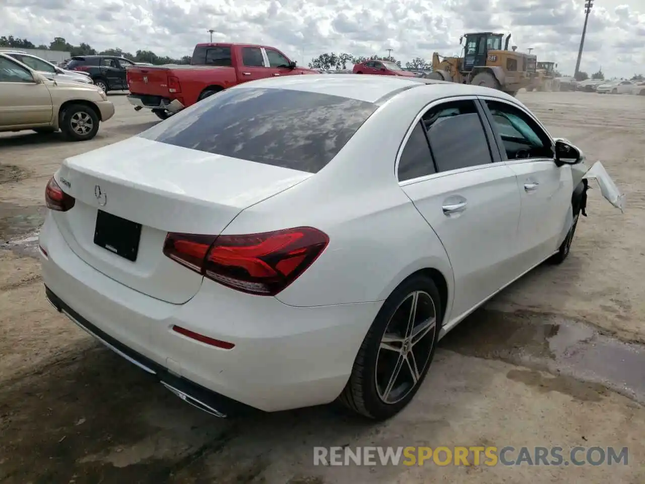 4 Photograph of a damaged car WDD3G4EB6KW034279 MERCEDES-BENZ A-CLASS 2019