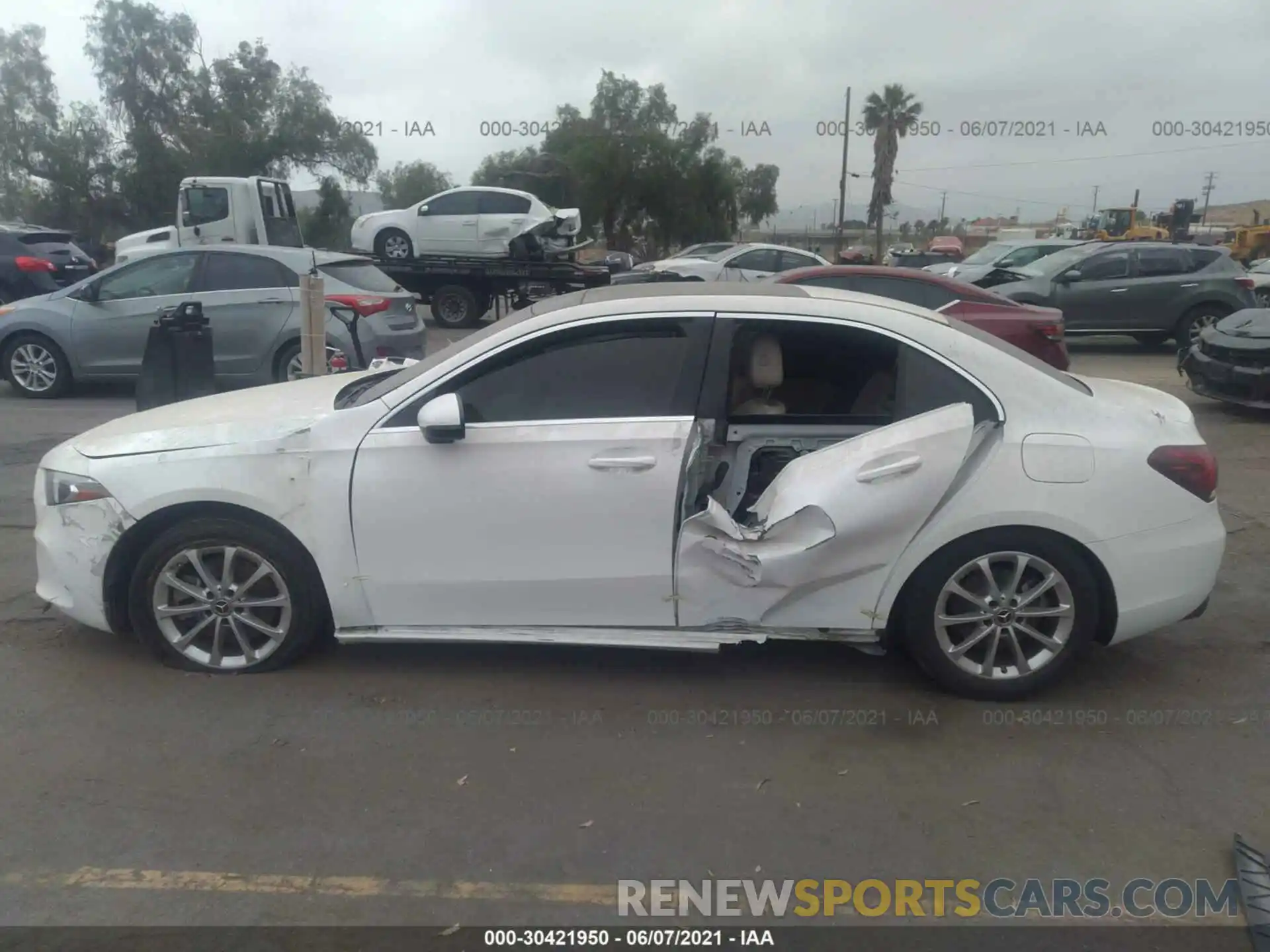 6 Photograph of a damaged car WDD3G4EB7KW018088 MERCEDES-BENZ A-CLASS 2019