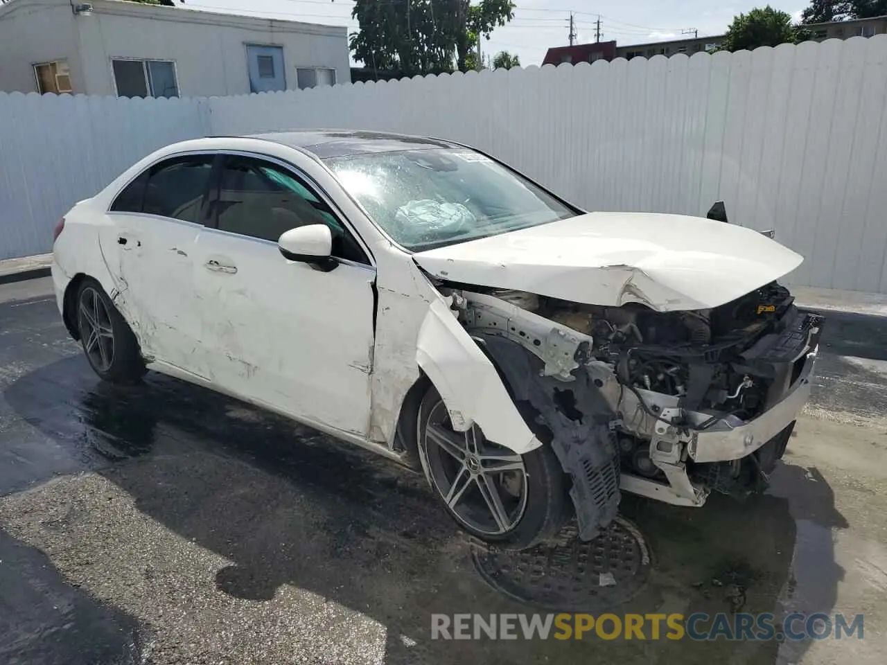 4 Photograph of a damaged car WDD3G4EB8KW014311 MERCEDES-BENZ A-CLASS 2019