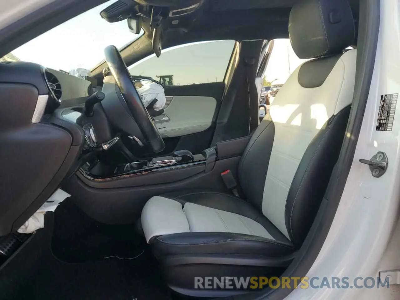 7 Photograph of a damaged car WDD3G4EB9KW023454 MERCEDES-BENZ A-CLASS 2019