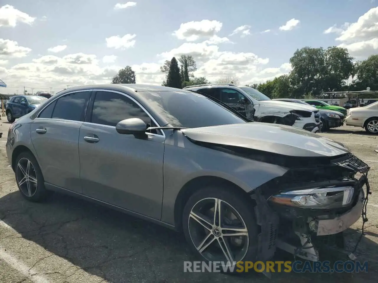 4 Photograph of a damaged car WDD3G4EB9KW025155 MERCEDES-BENZ A-CLASS 2019