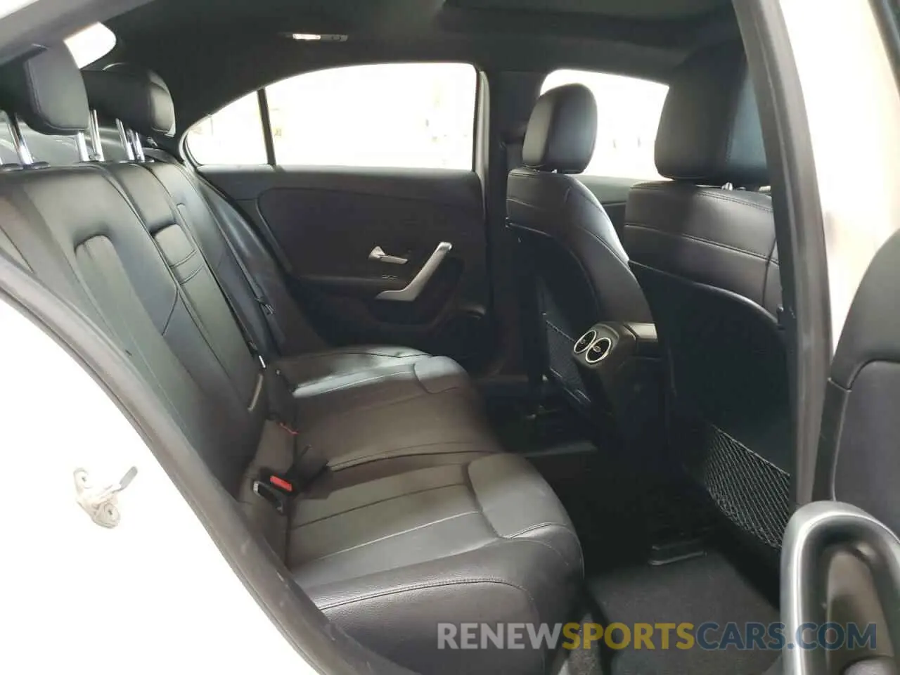 10 Photograph of a damaged car WDD3G4EB9KW034728 MERCEDES-BENZ A-CLASS 2019