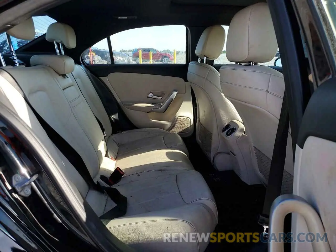 10 Photograph of a damaged car WDD3G4FB0KW022305 MERCEDES-BENZ A-CLASS 2019