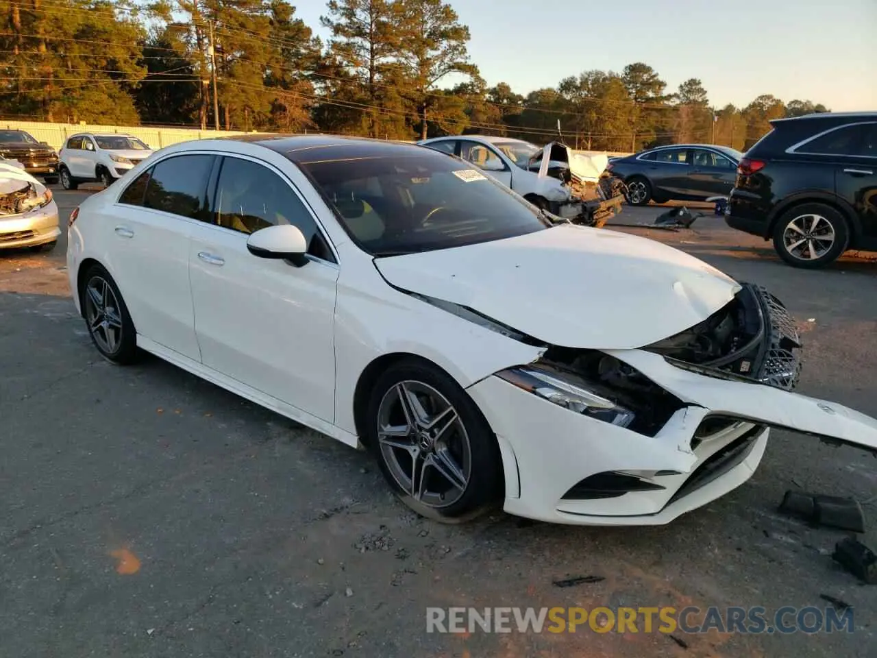 4 Photograph of a damaged car WDD3G4FB5KW025619 MERCEDES-BENZ A-CLASS 2019