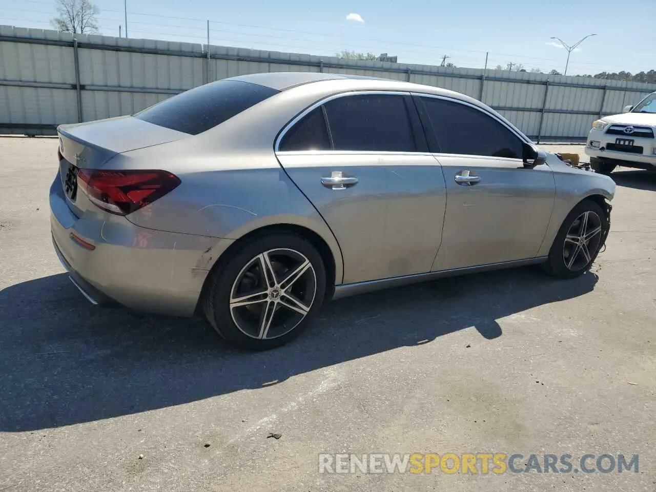 3 Photograph of a damaged car WDD3G4FB5KW035535 MERCEDES-BENZ A-CLASS 2019