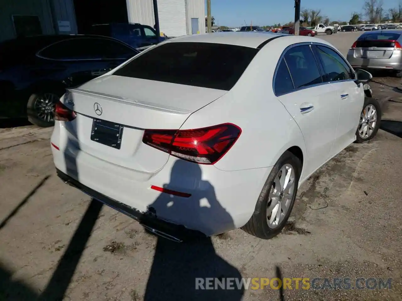 4 Photograph of a damaged car W1K3G4EB0LW044274 MERCEDES-BENZ A-CLASS 2020