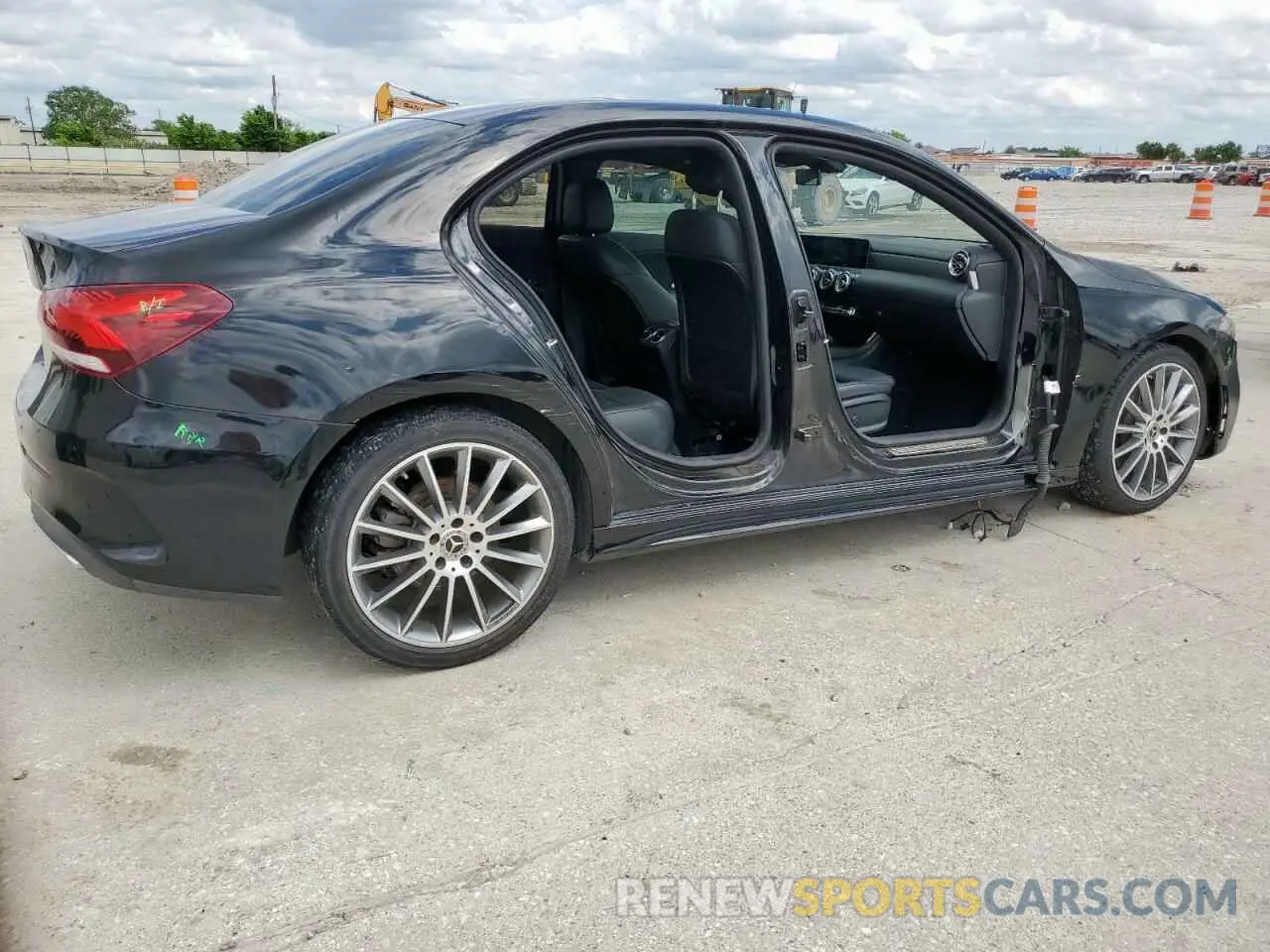 3 Photograph of a damaged car W1K3G4EB3LJ237807 MERCEDES-BENZ A-CLASS 2020