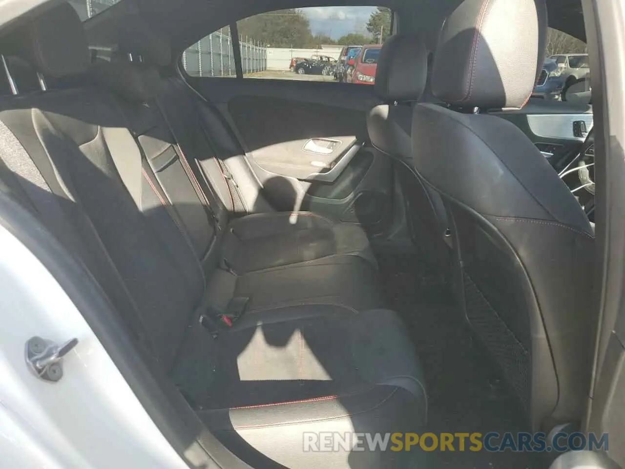 10 Photograph of a damaged car W1K3G4EB7LJ230570 MERCEDES-BENZ A-CLASS 2020