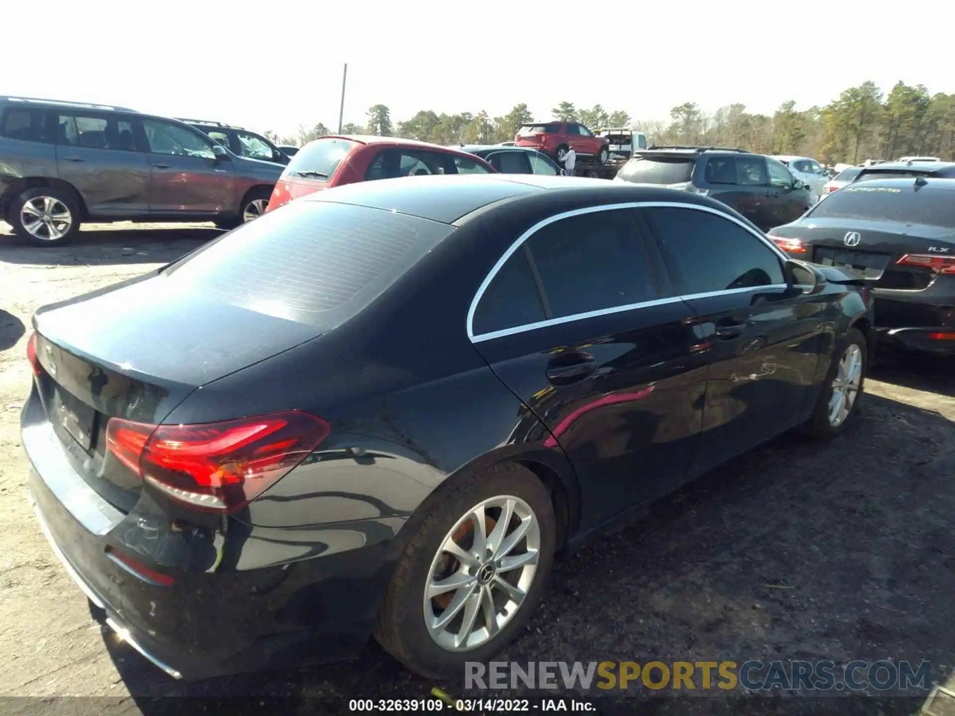 4 Photograph of a damaged car W1K3G4FBXLJ209615 MERCEDES-BENZ A-CLASS 2020