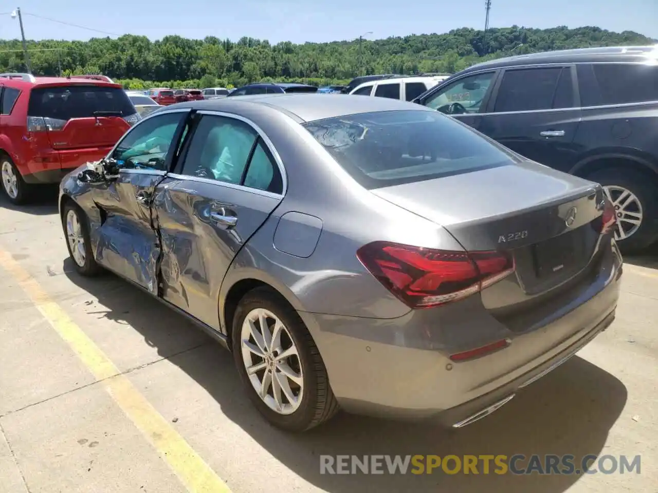 3 Photograph of a damaged car WDD3G4FB5LW036489 MERCEDES-BENZ A-CLASS 2020