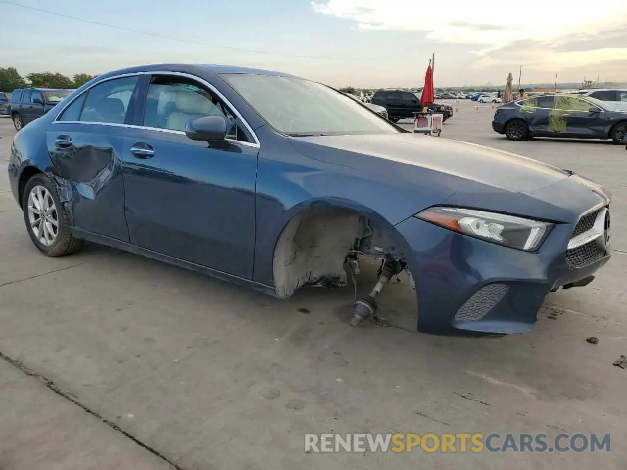 4 Photograph of a damaged car W1K3G4EB1MJ271505 MERCEDES-BENZ A-CLASS 2021