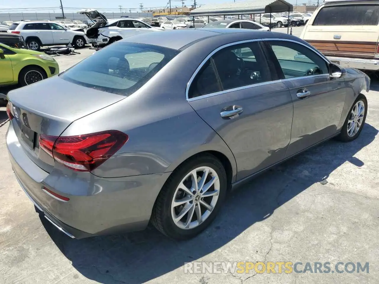 3 Photograph of a damaged car W1K3G4EB2MJ274591 MERCEDES-BENZ A-CLASS 2021