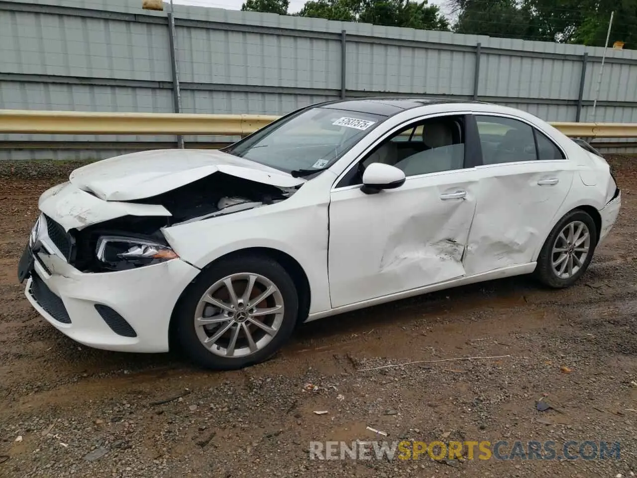 1 Photograph of a damaged car W1K3G4FB3MJ270404 MERCEDES-BENZ A-CLASS 2021