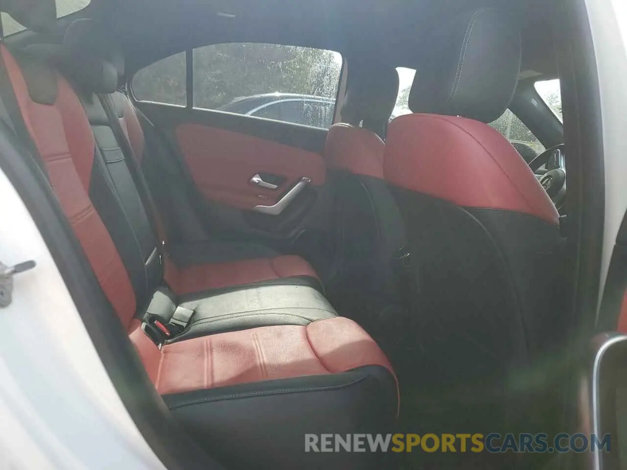10 Photograph of a damaged car W1K3G4FB9MJ254899 MERCEDES-BENZ A-CLASS 2021