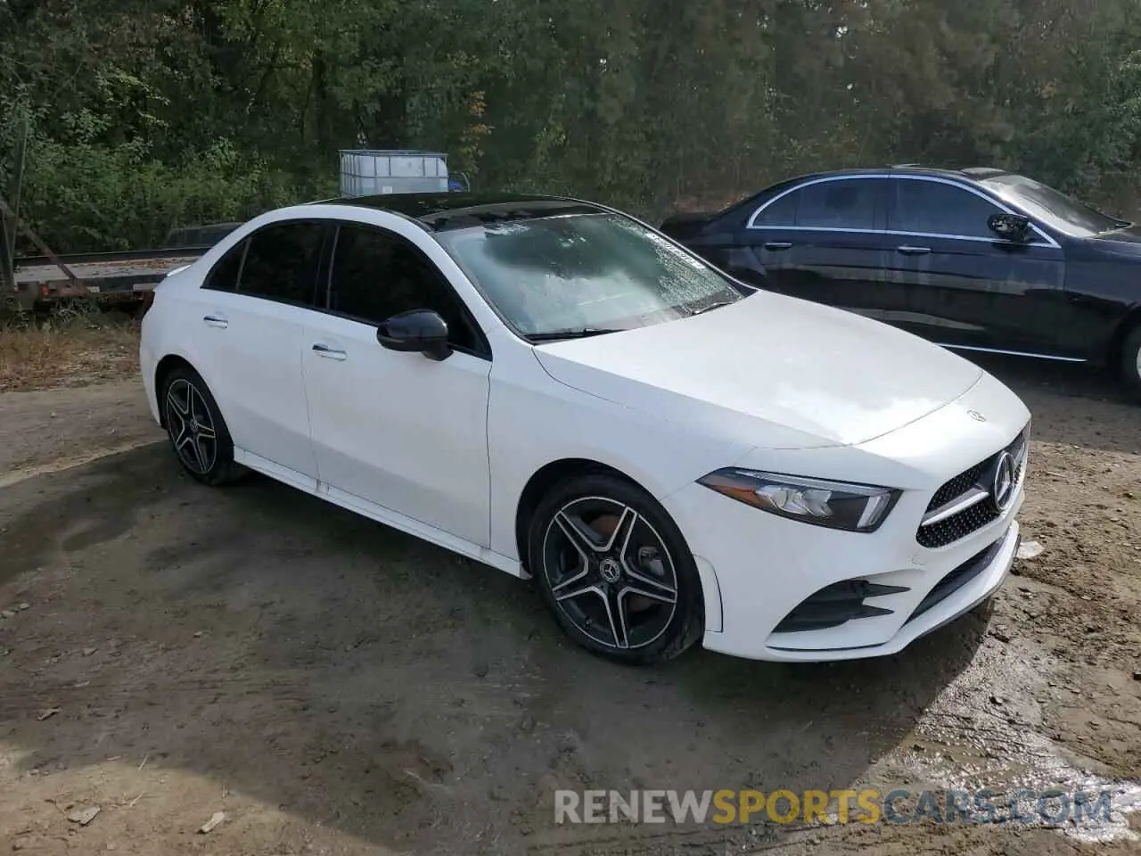 4 Photograph of a damaged car W1K3G4FB9MJ254899 MERCEDES-BENZ A-CLASS 2021