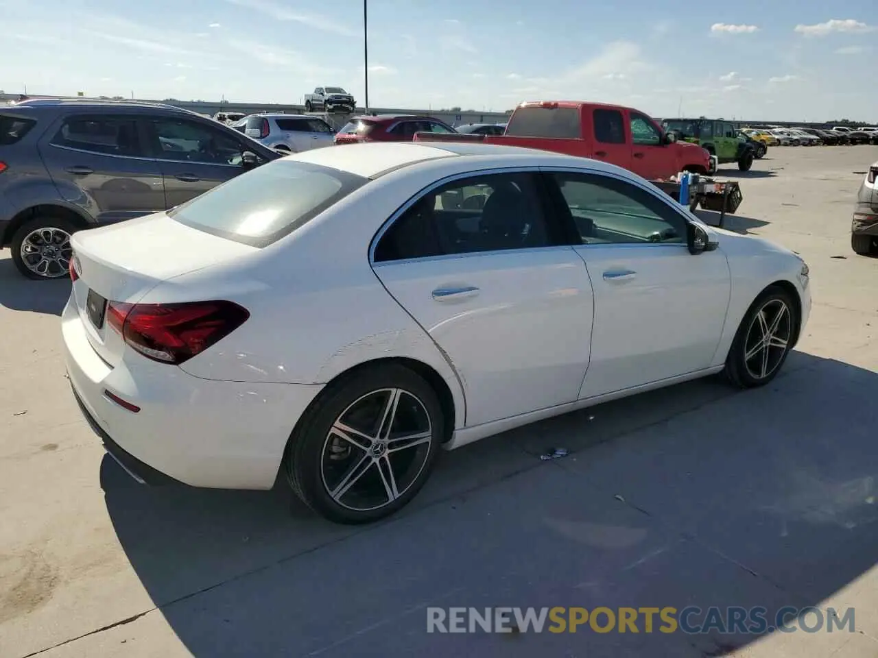 3 Photograph of a damaged car W1K3G4EB5NJ326183 MERCEDES-BENZ A-CLASS 2022