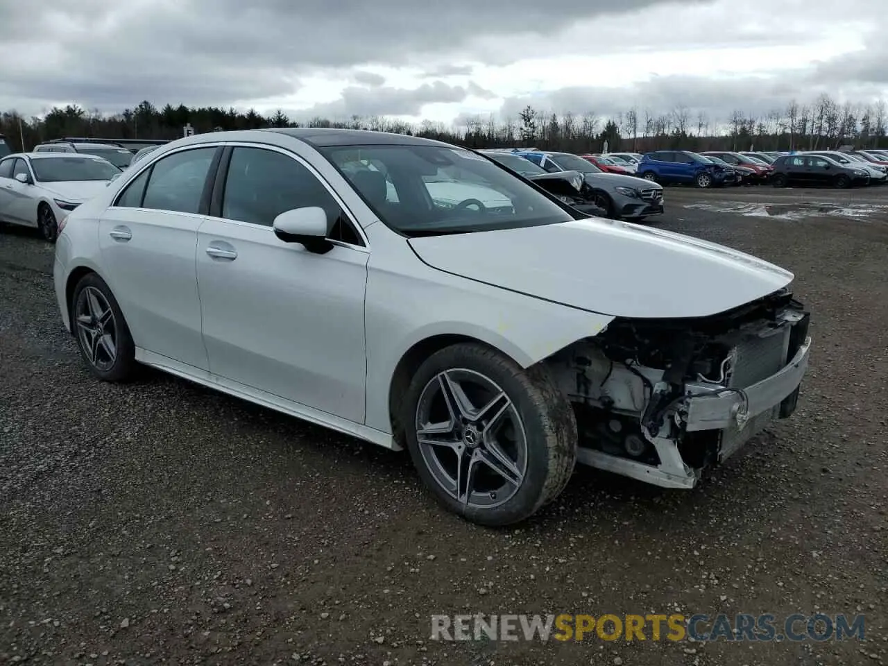 4 Photograph of a damaged car W1K3G4FB4NJ347833 MERCEDES-BENZ A-CLASS 2022