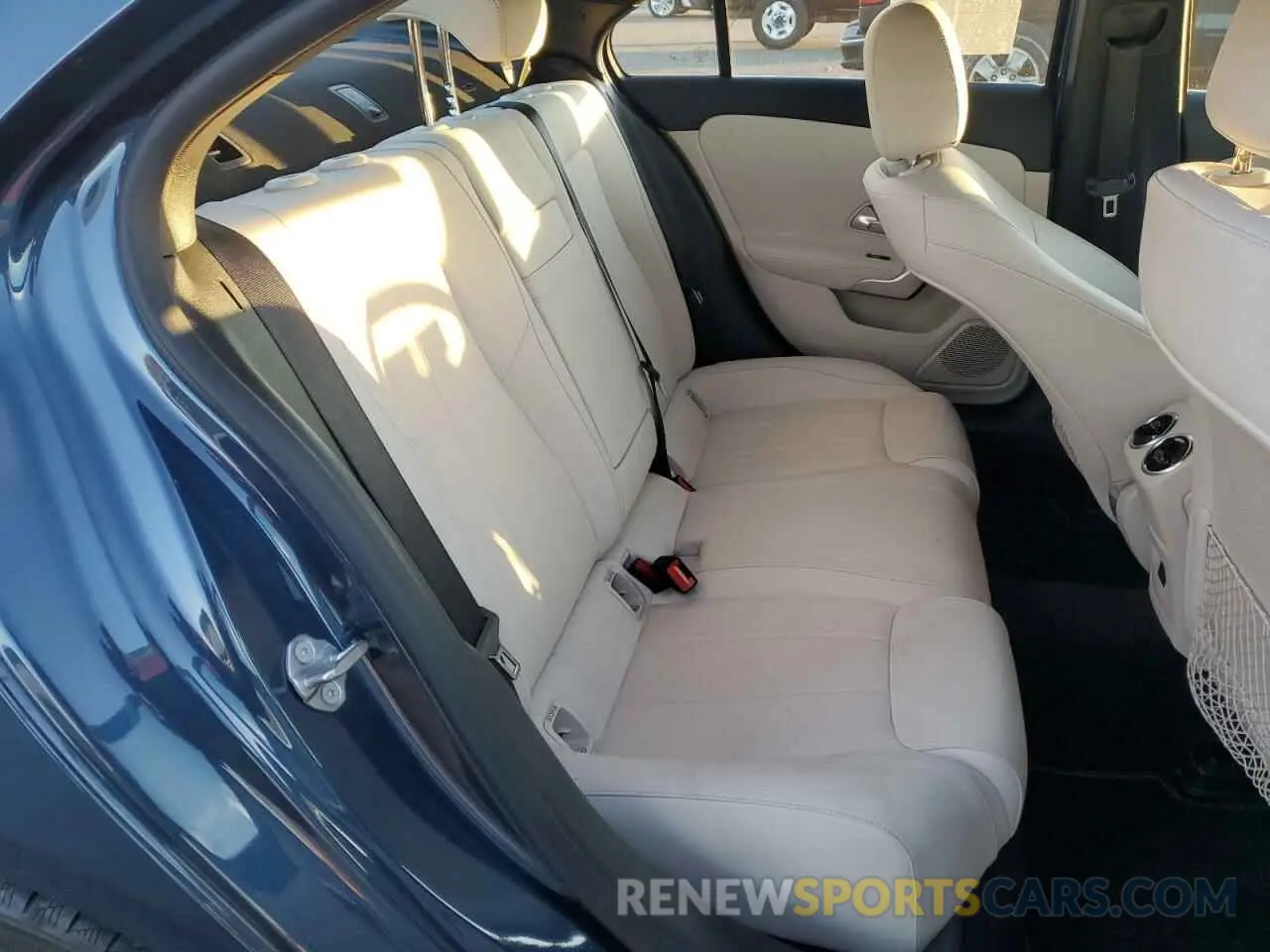 10 Photograph of a damaged car W1K3G4FBXNJ366595 MERCEDES-BENZ A-CLASS 2022
