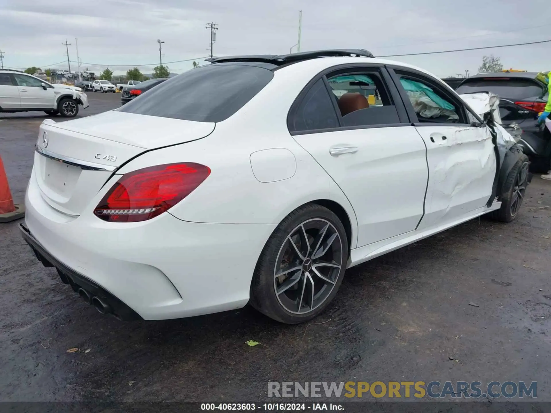 4 Photograph of a damaged car 55SWF6EB5KU284539 MERCEDES-BENZ AMG C 43 2019