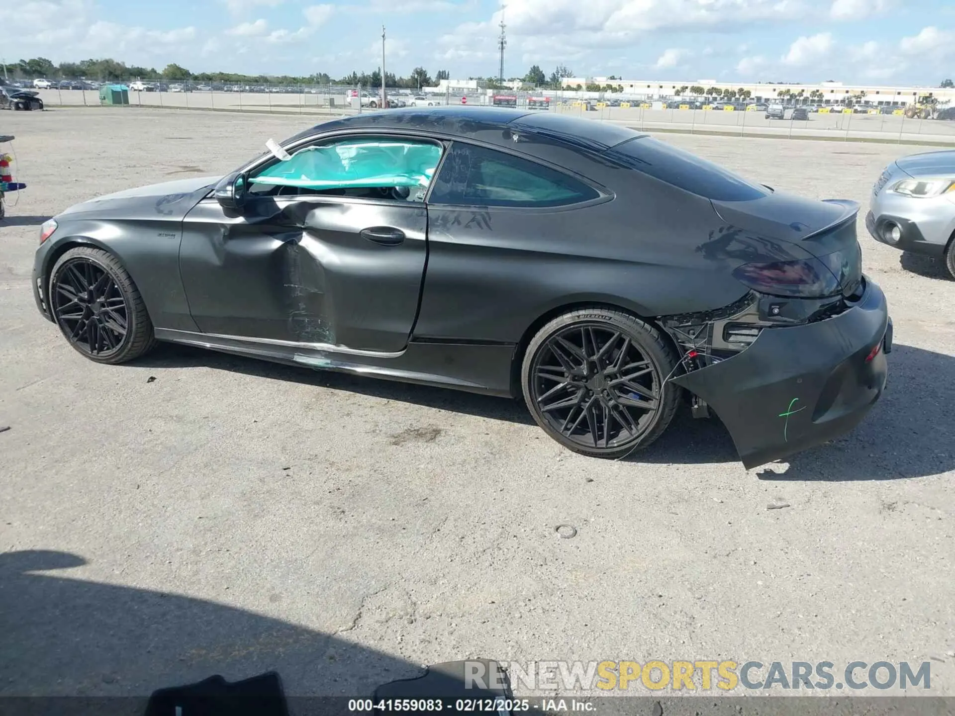 3 Photograph of a damaged car WDDWJ6EB2LF972503 MERCEDES-BENZ AMG C 43 2020