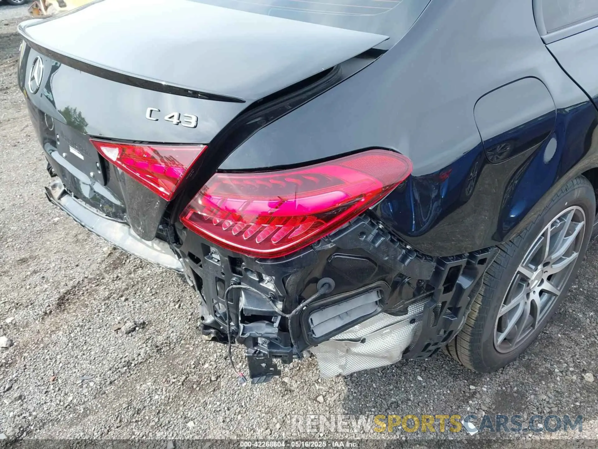 19 Photograph of a damaged car W1KAF8HB7RR168322 MERCEDES-BENZ AMG C 43 2024
