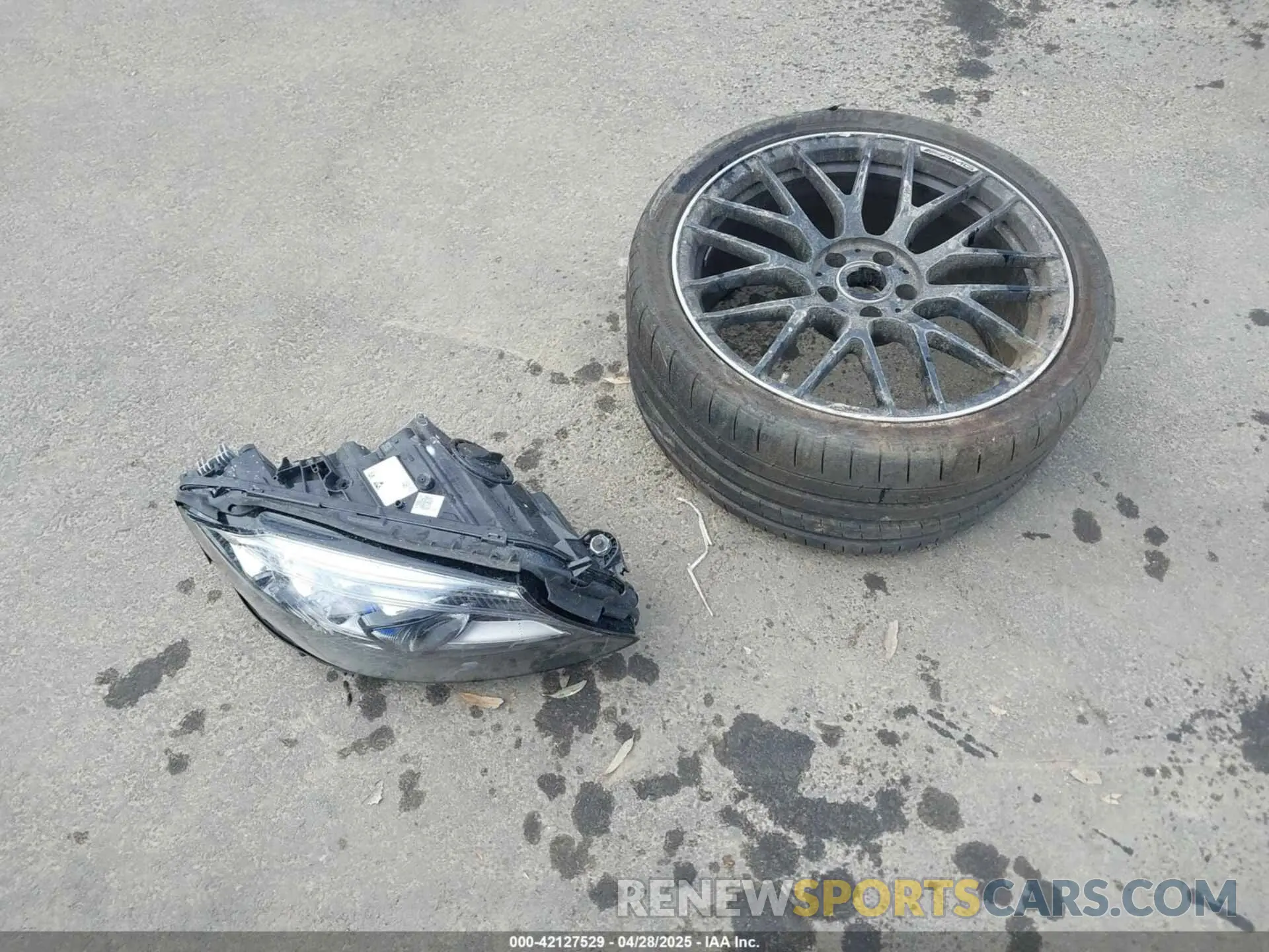 11 Photograph of a damaged car W1KWF8HB4MR620676 MERCEDES-BENZ AMG C 63 2021