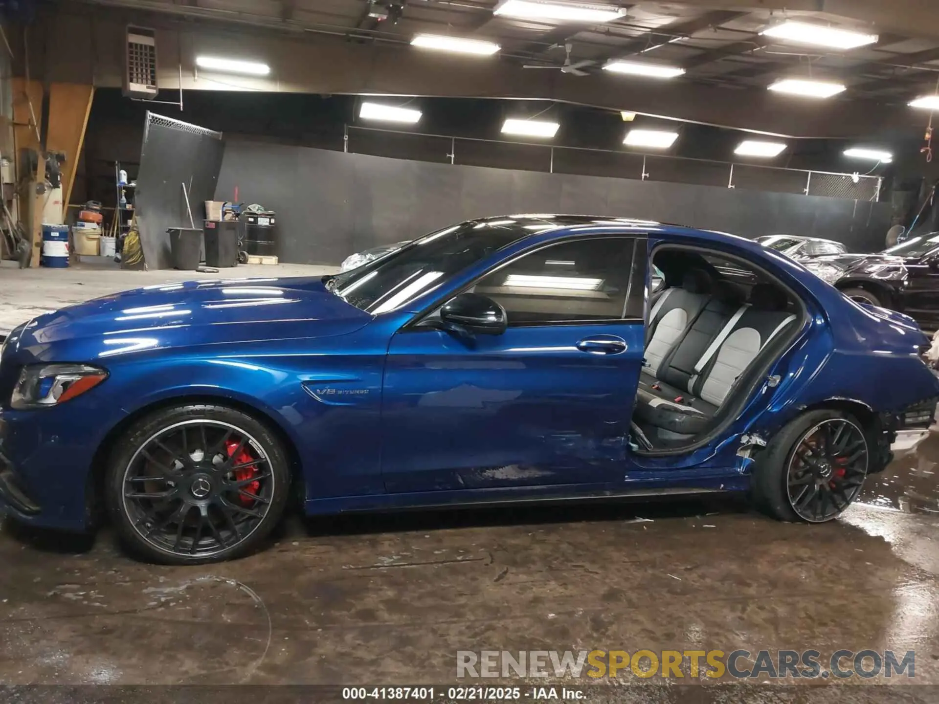 14 Photograph of a damaged car W1KWF8HBXMR647994 MERCEDES-BENZ AMG C 63 2021