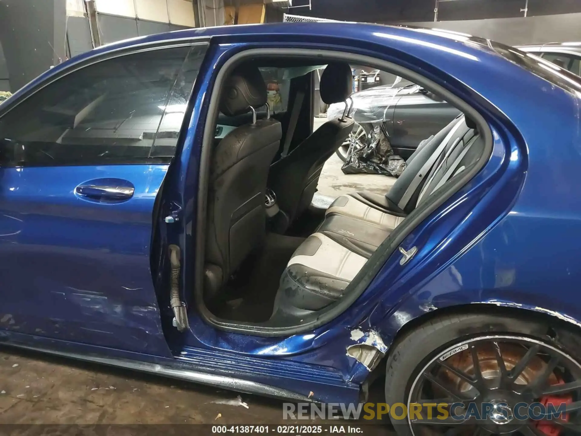 17 Photograph of a damaged car W1KWF8HBXMR647994 MERCEDES-BENZ AMG C 63 2021