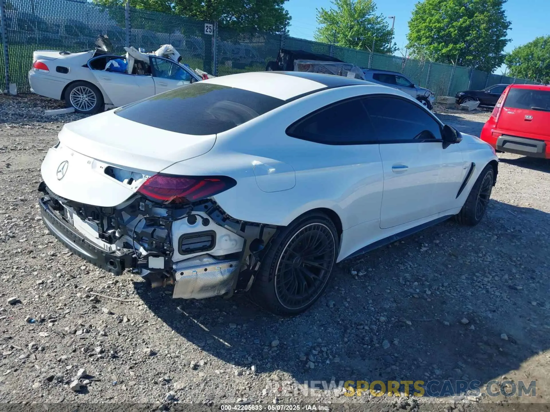 4 Photograph of a damaged car W1KMJ6CB0RF043624 MERCEDES-BENZ AMG CLE 53 2024