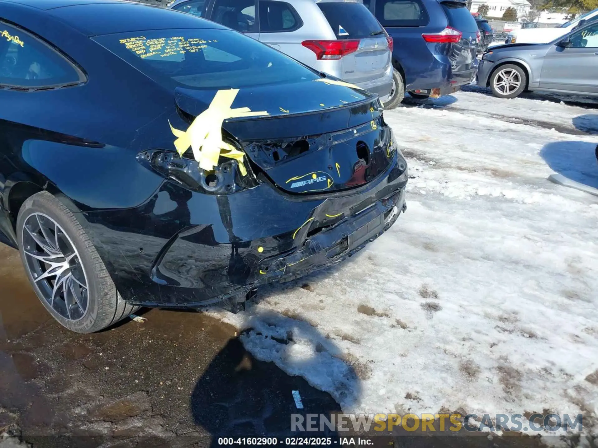 17 Photograph of a damaged car W1KMJ6CB5RF020498 MERCEDES-BENZ AMG CLE 53 2024