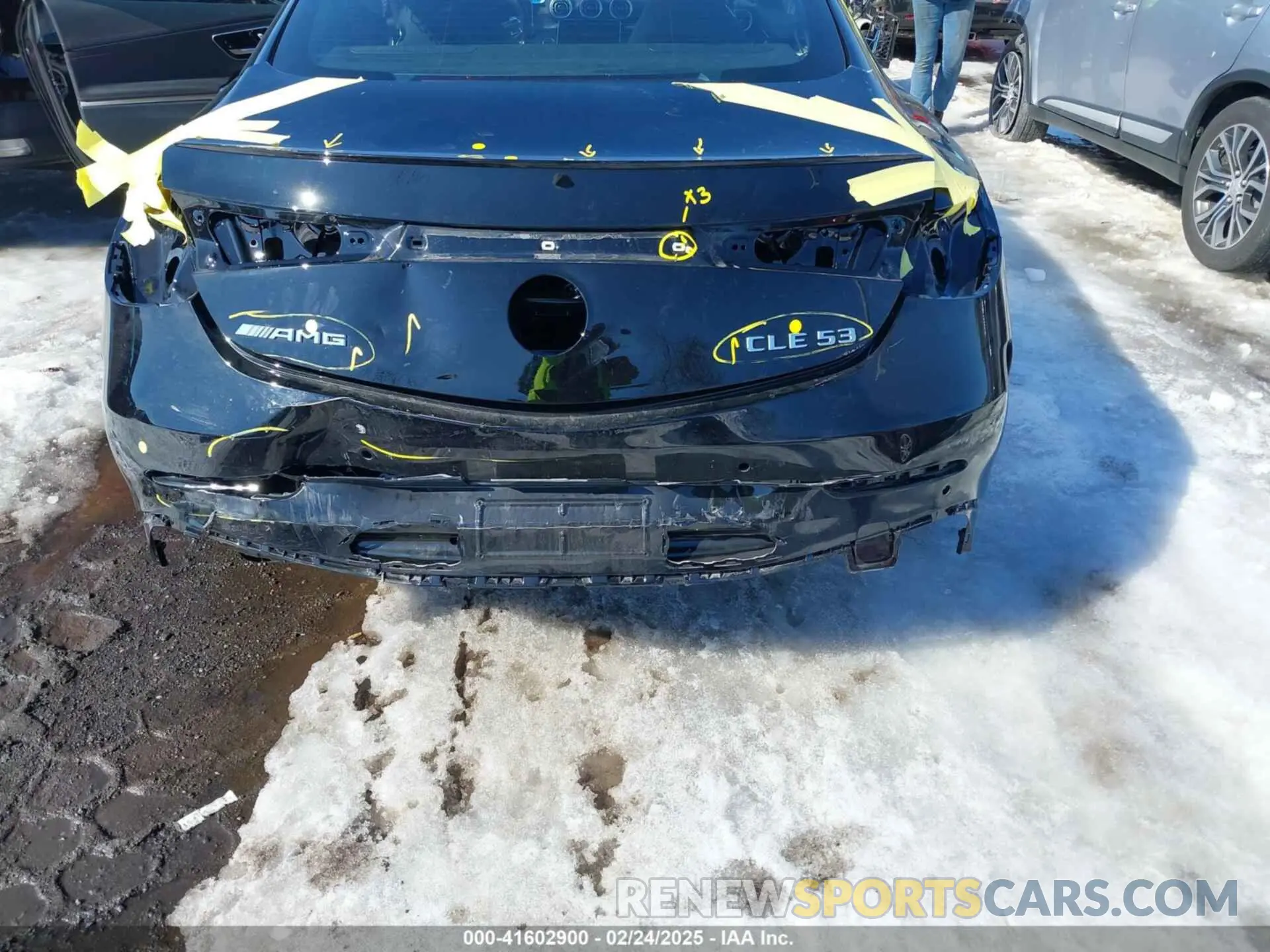 18 Photograph of a damaged car W1KMJ6CB5RF020498 MERCEDES-BENZ AMG CLE 53 2024