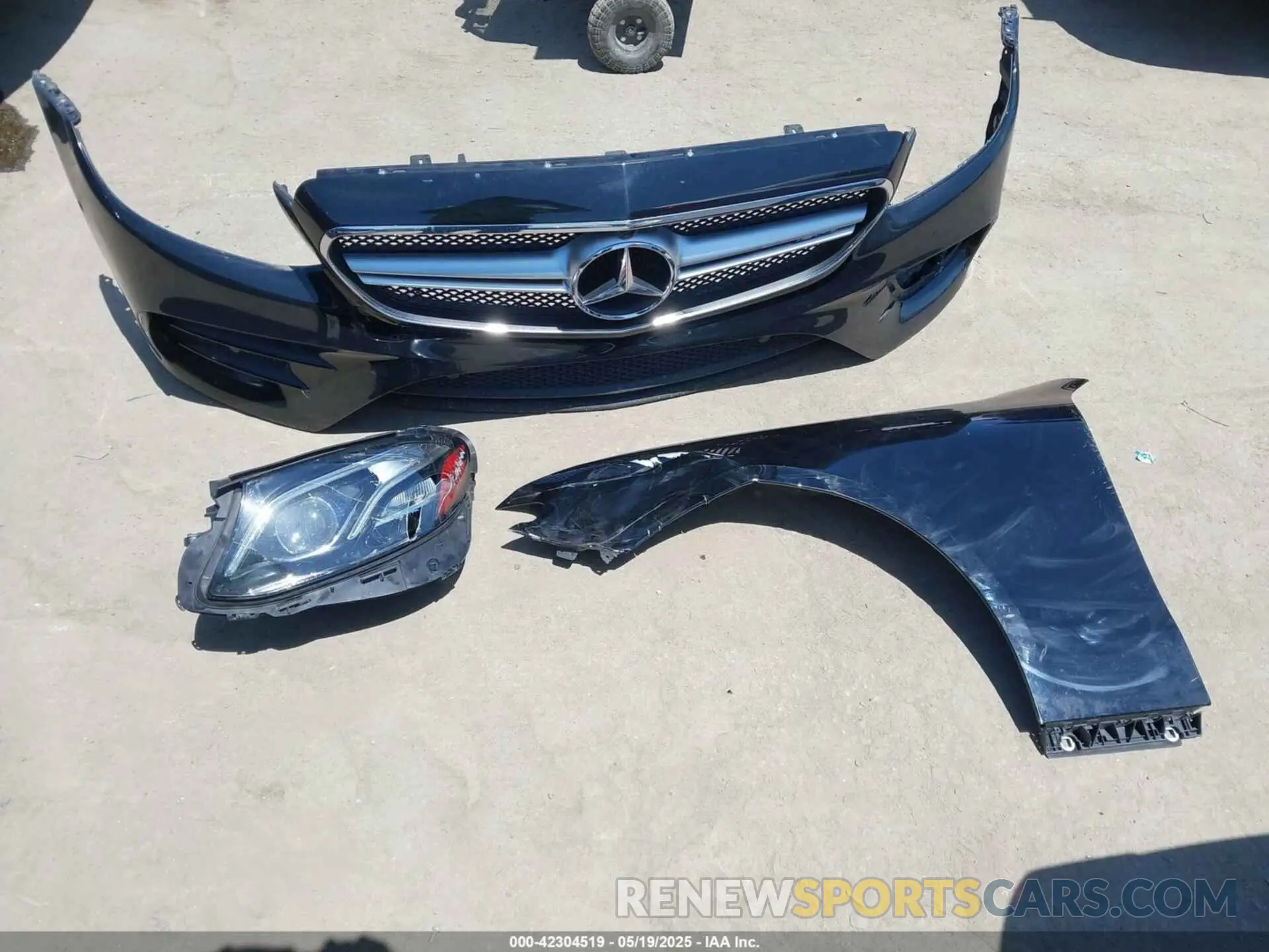 12 Photograph of a damaged car W1K1J6BBXLF137408 MERCEDES-BENZ AMG E 53 2020