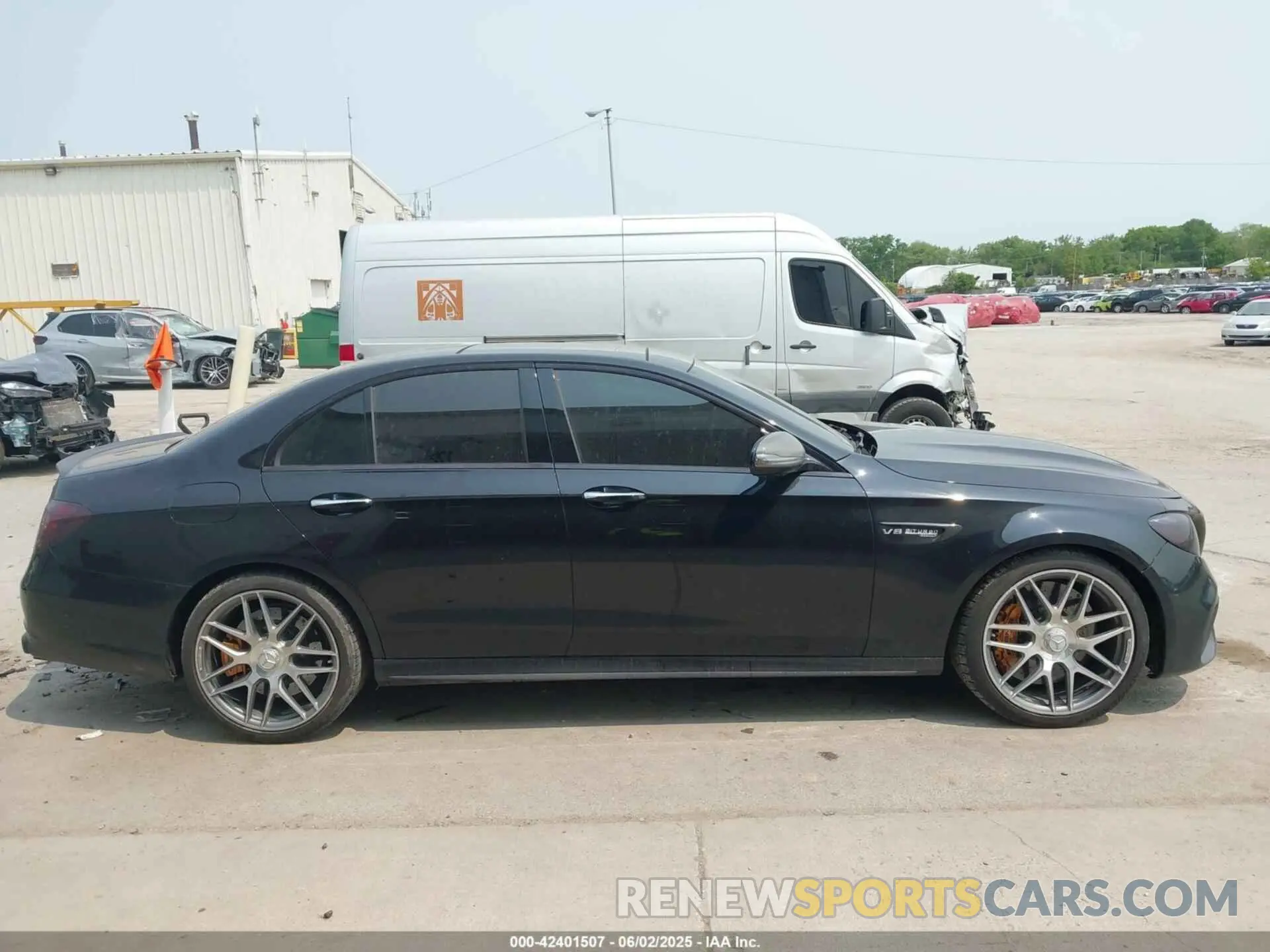 13 Photograph of a damaged car WDDZF8KB0KA534959 MERCEDES-BENZ AMG E 63 2019