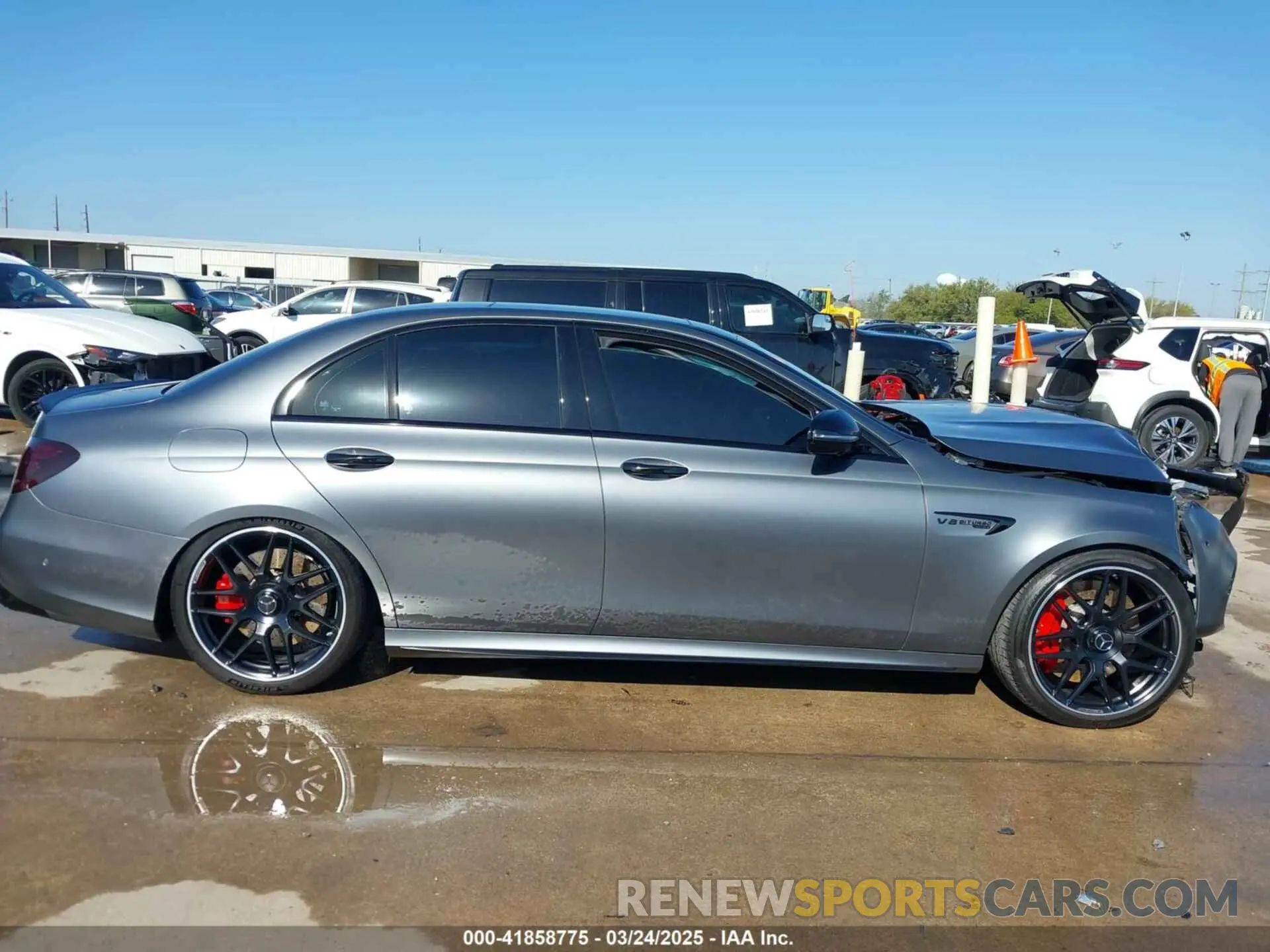 13 Photograph of a damaged car WDDZF8KB0LA708711 MERCEDES-BENZ AMG E 63 2020