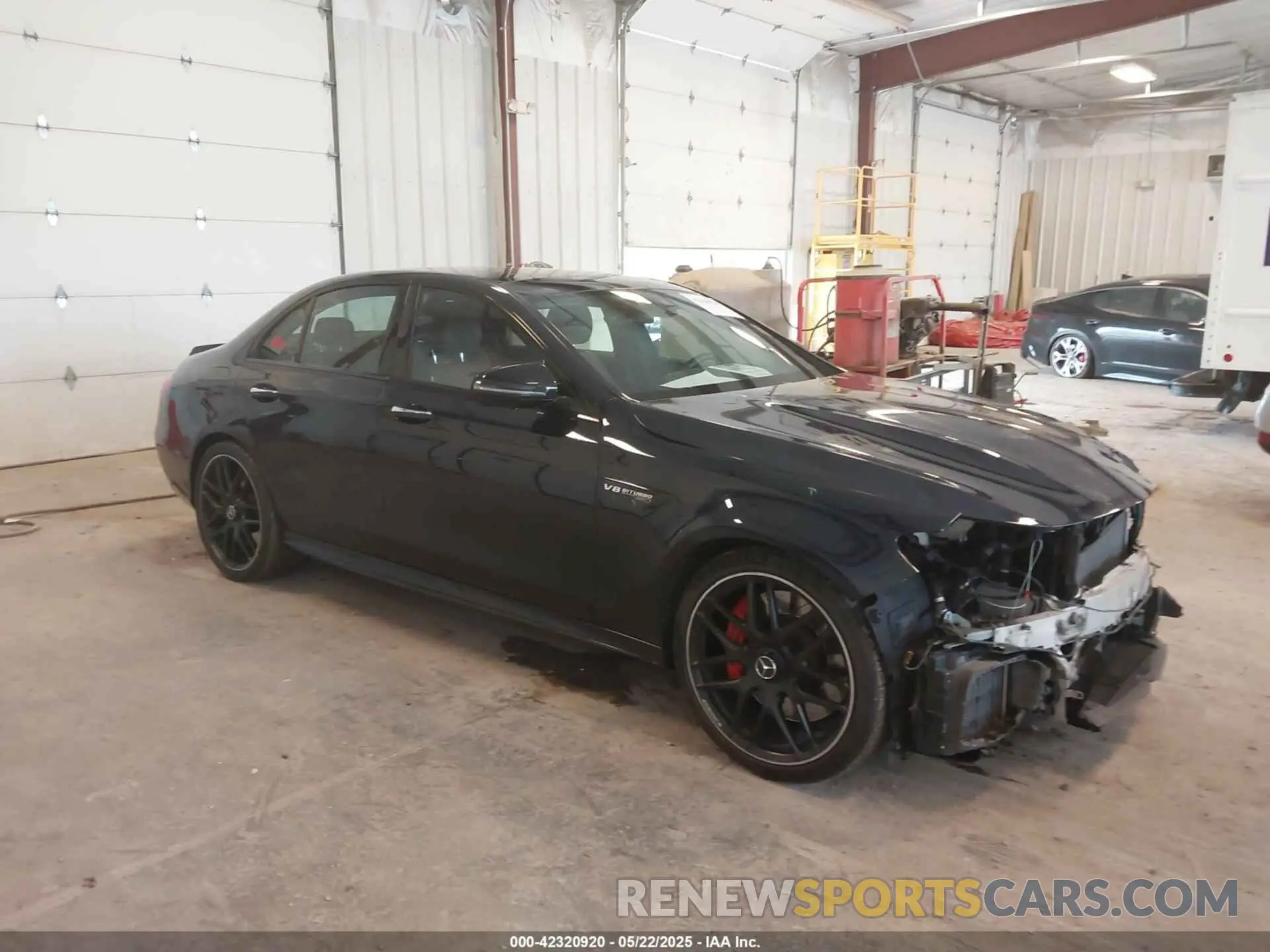 1 Photograph of a damaged car WDDZF8KB2LA739636 MERCEDES-BENZ AMG E 63 2020