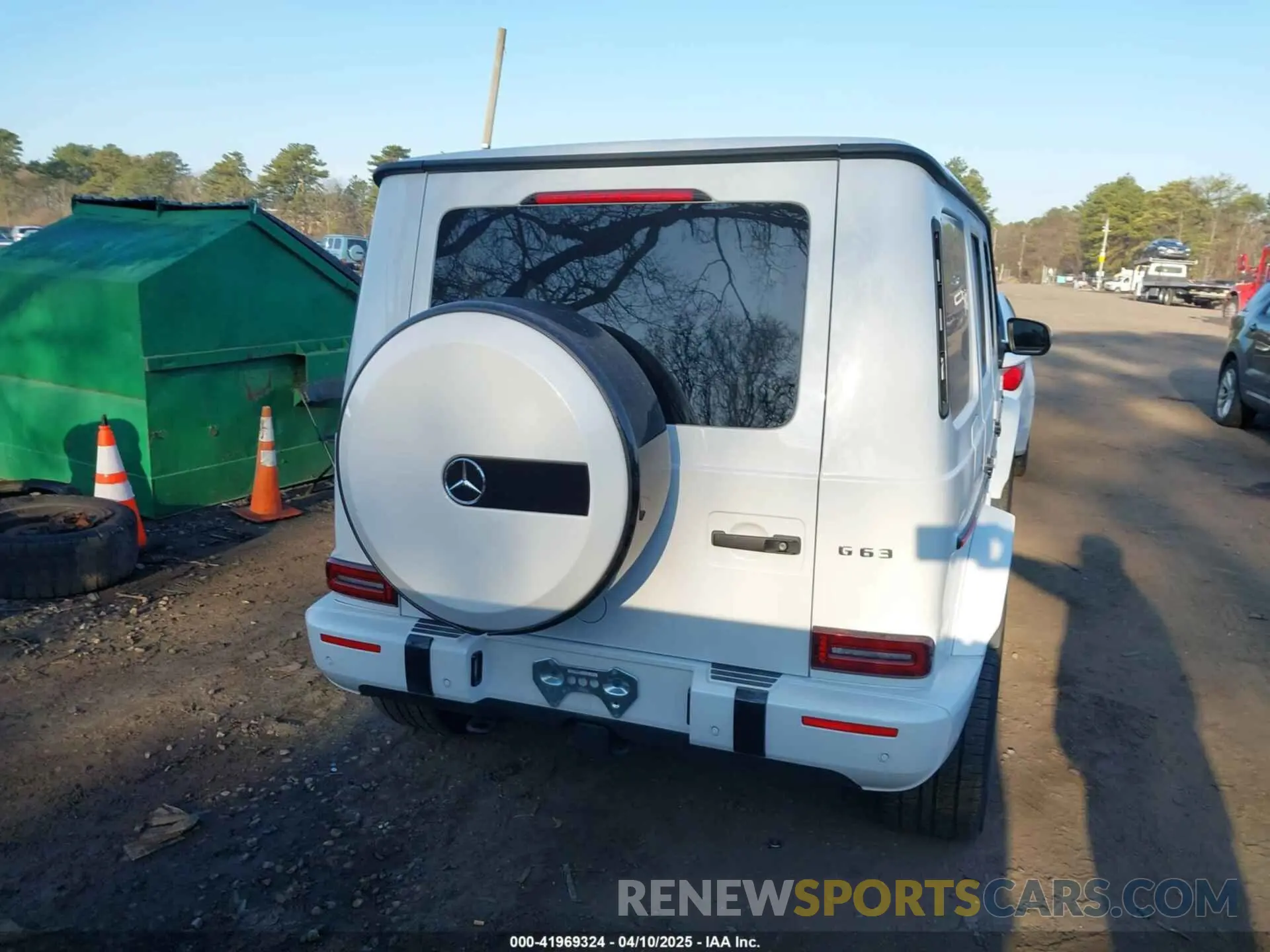16 Photograph of a damaged car W1NYC7HJ0NX437049 MERCEDES-BENZ AMG G 63 2022