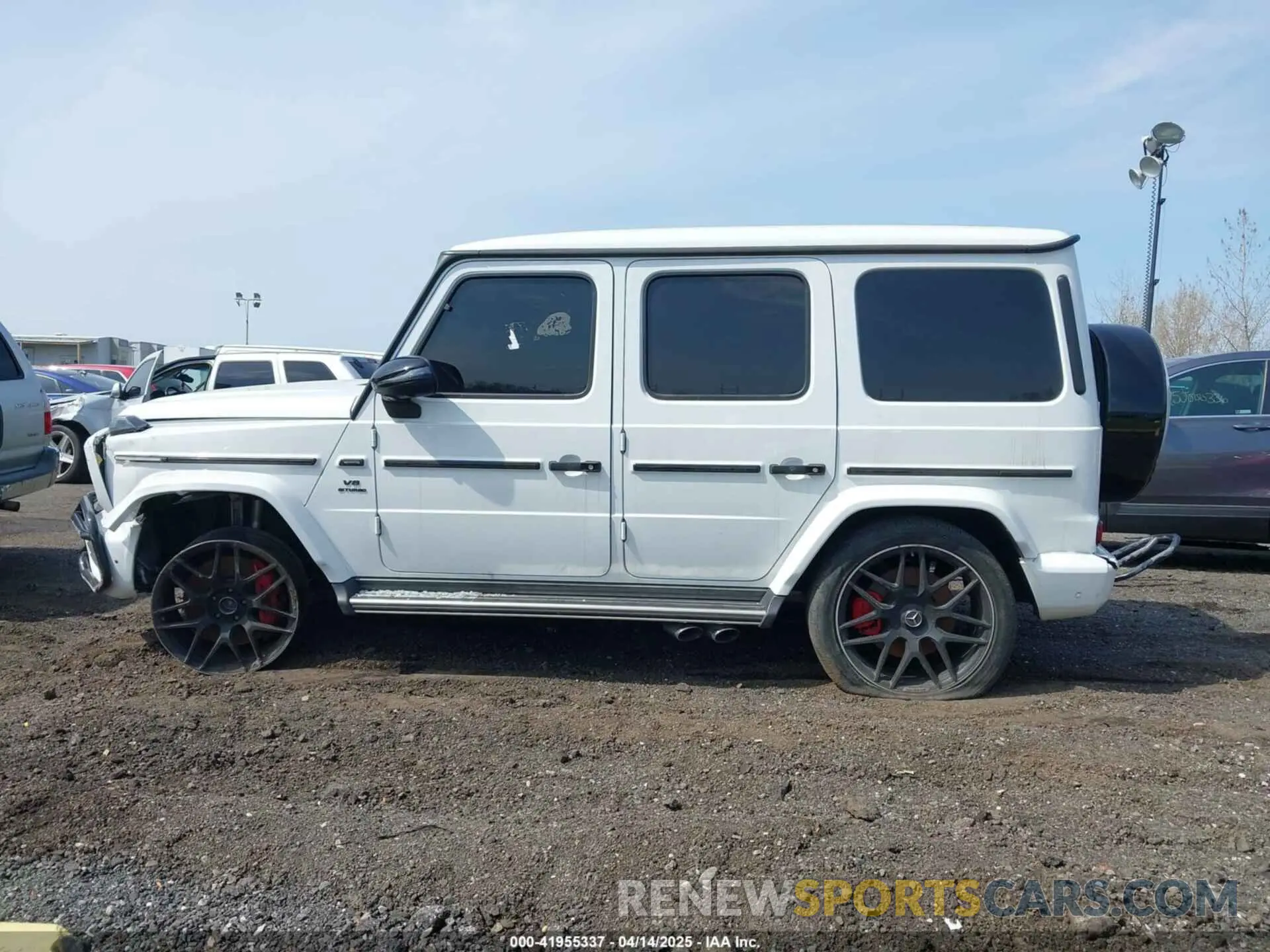 14 Photograph of a damaged car W1NYC7HJ3NX437109 MERCEDES-BENZ AMG G 63 2022