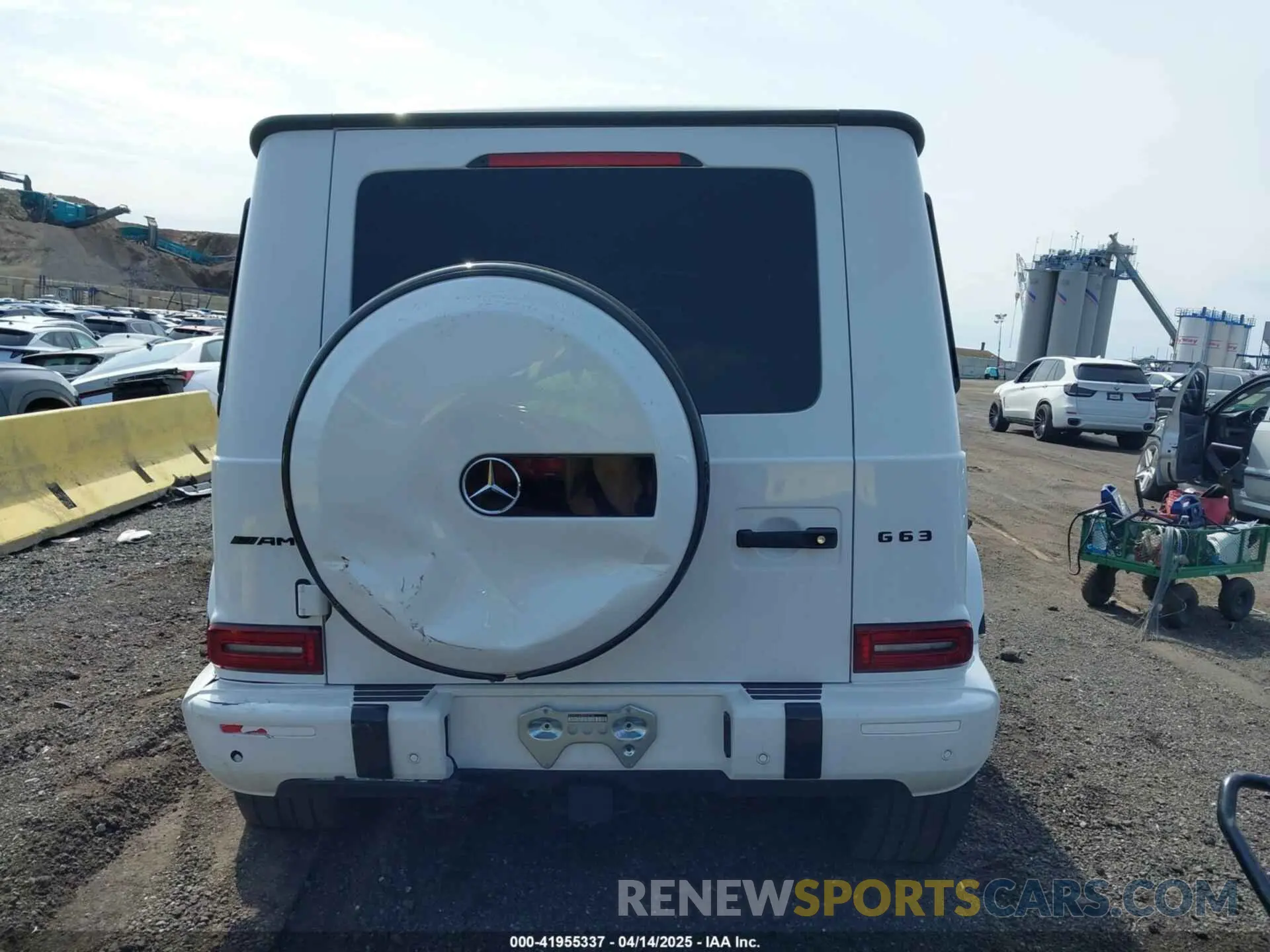 16 Photograph of a damaged car W1NYC7HJ3NX437109 MERCEDES-BENZ AMG G 63 2022