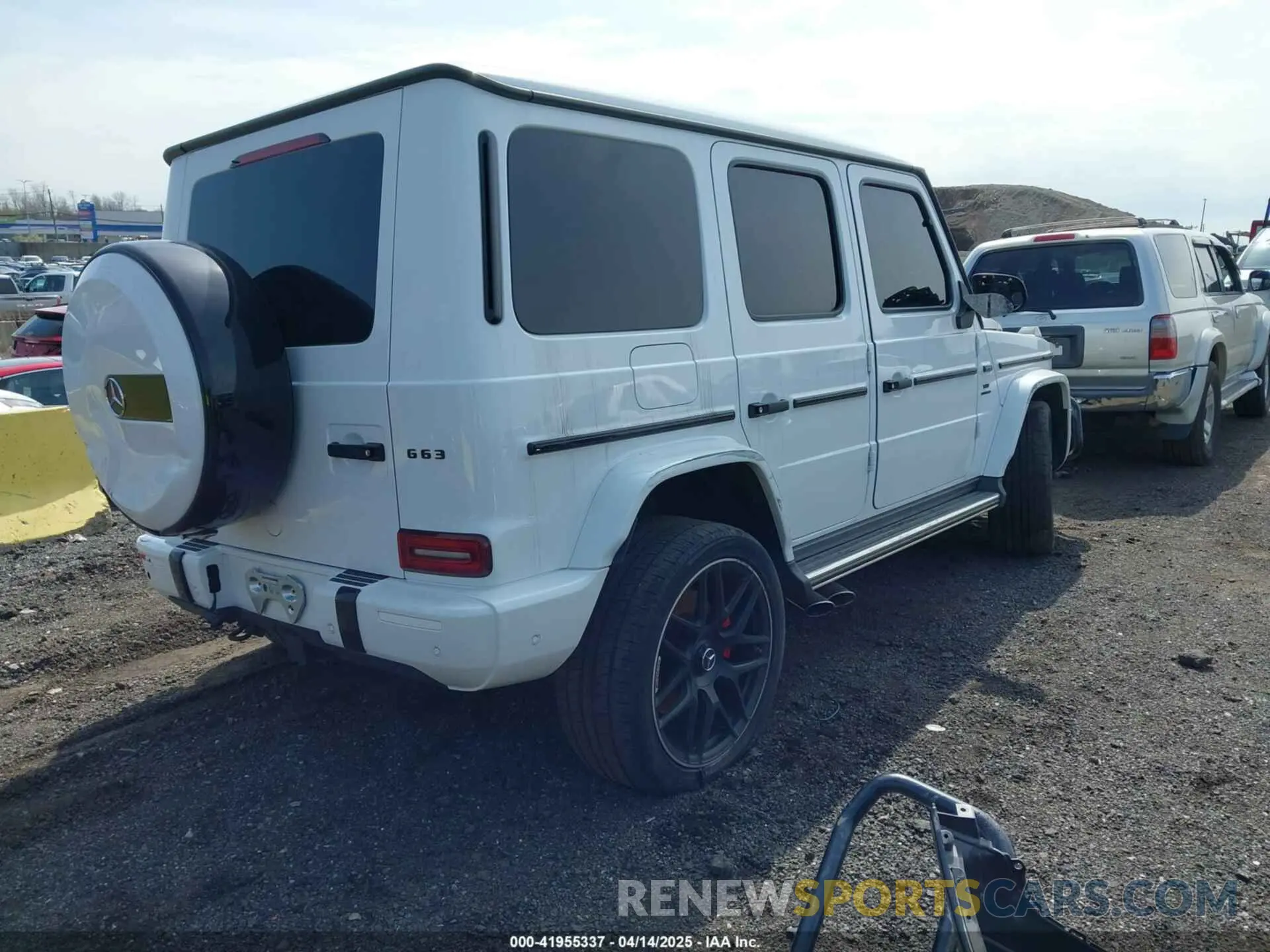 4 Photograph of a damaged car W1NYC7HJ3NX437109 MERCEDES-BENZ AMG G 63 2022