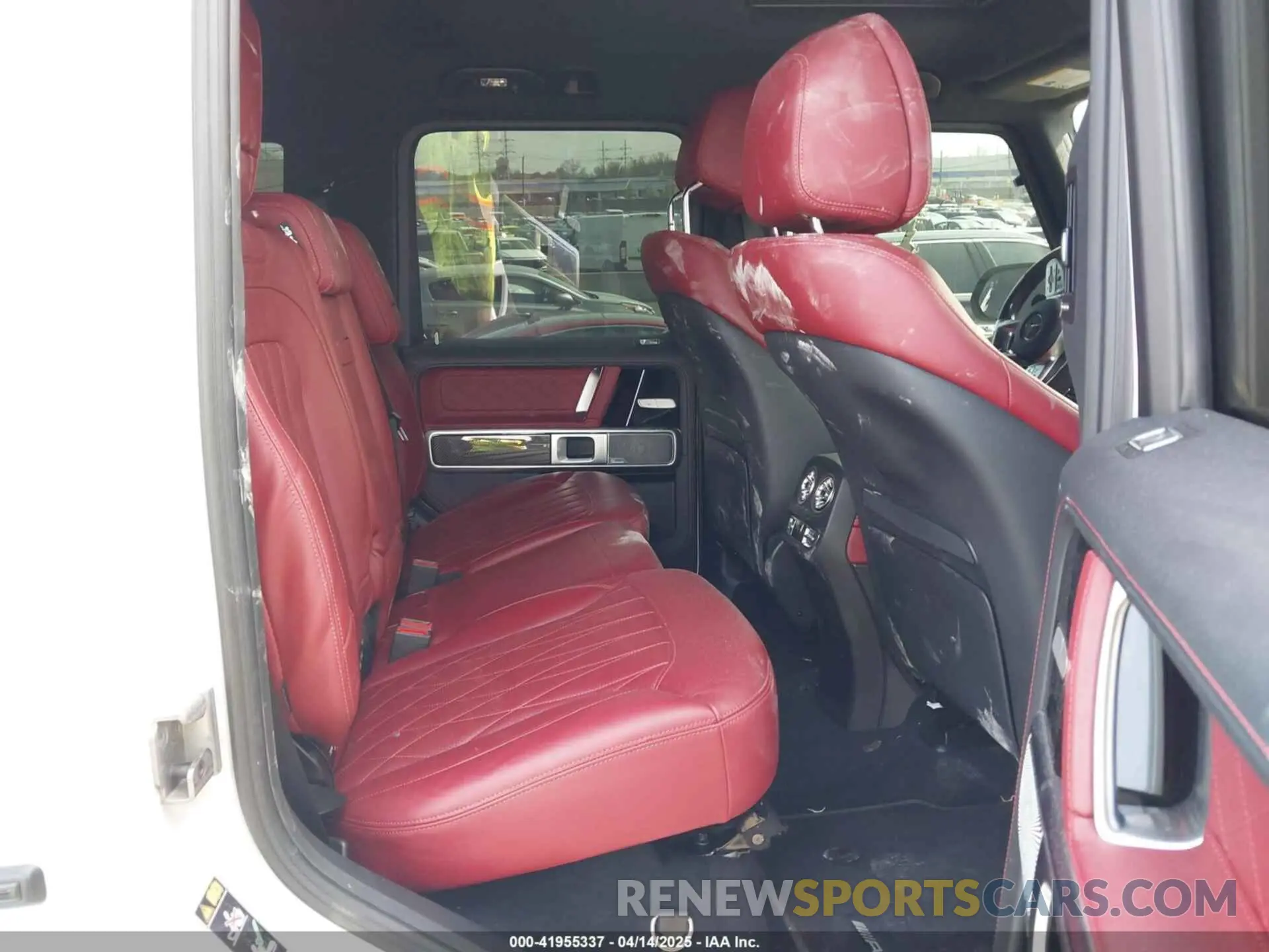 8 Photograph of a damaged car W1NYC7HJ3NX437109 MERCEDES-BENZ AMG G 63 2022