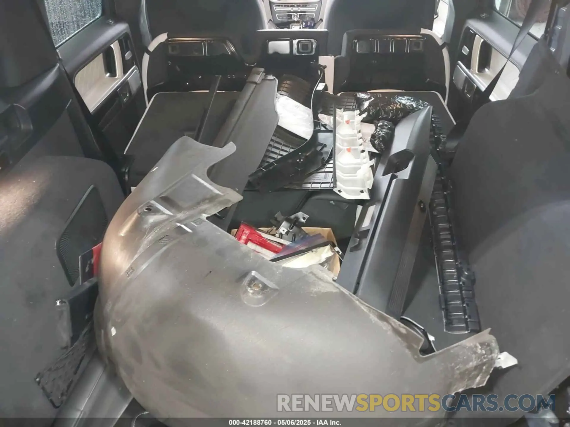 12 Photograph of a damaged car W1NYC7HJ4PX476908 MERCEDES-BENZ AMG G 63 2023