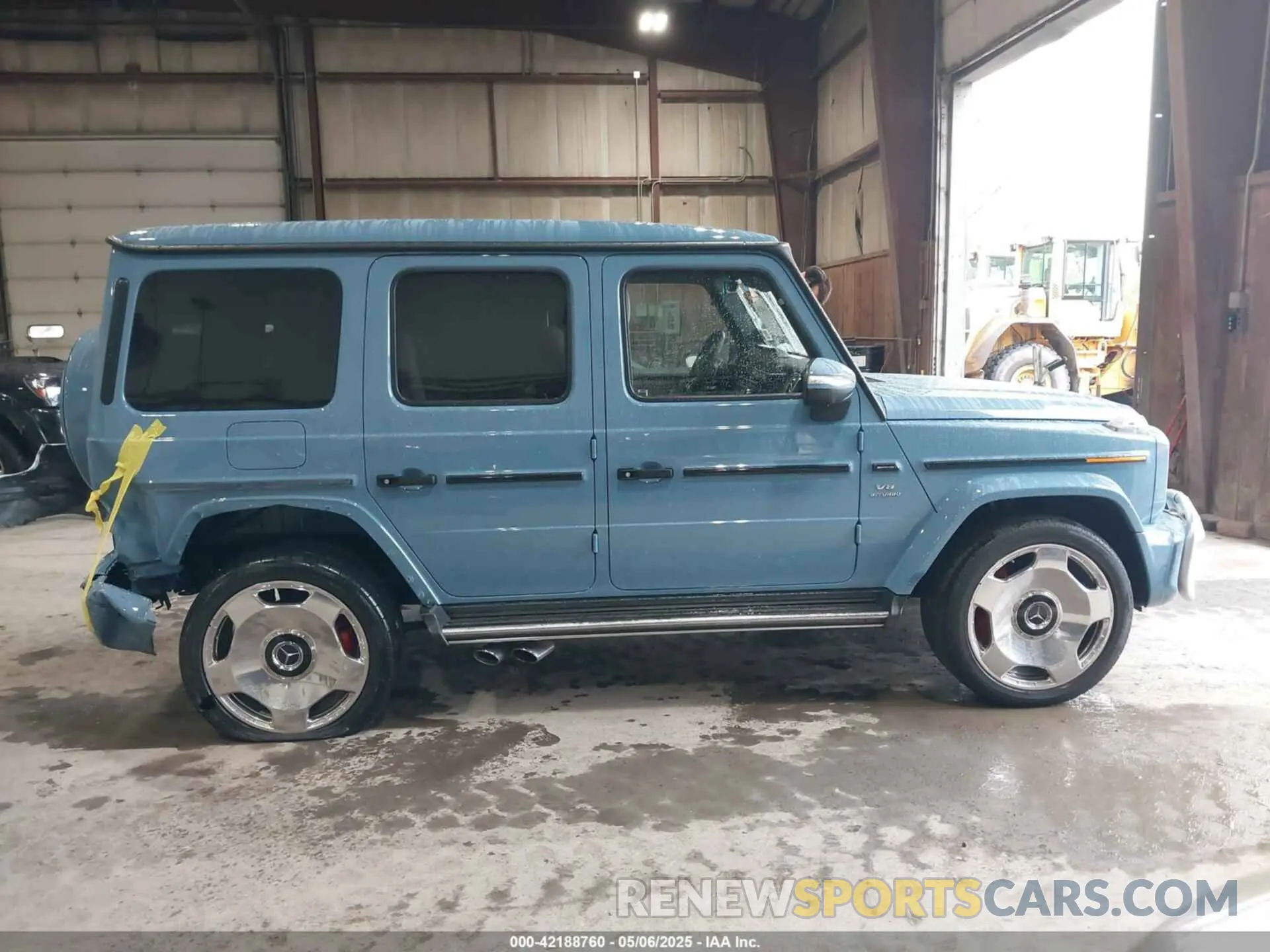 14 Photograph of a damaged car W1NYC7HJ4PX476908 MERCEDES-BENZ AMG G 63 2023