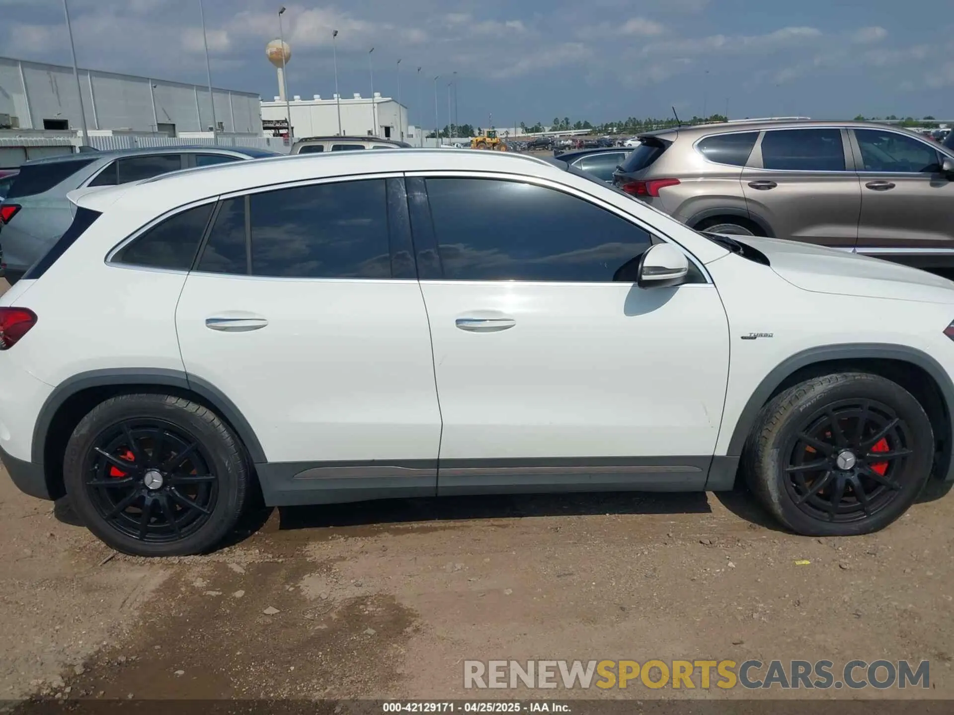 12 Photograph of a damaged car W1N4N5BB3MJ134251 MERCEDES-BENZ AMG GLA 35 2021