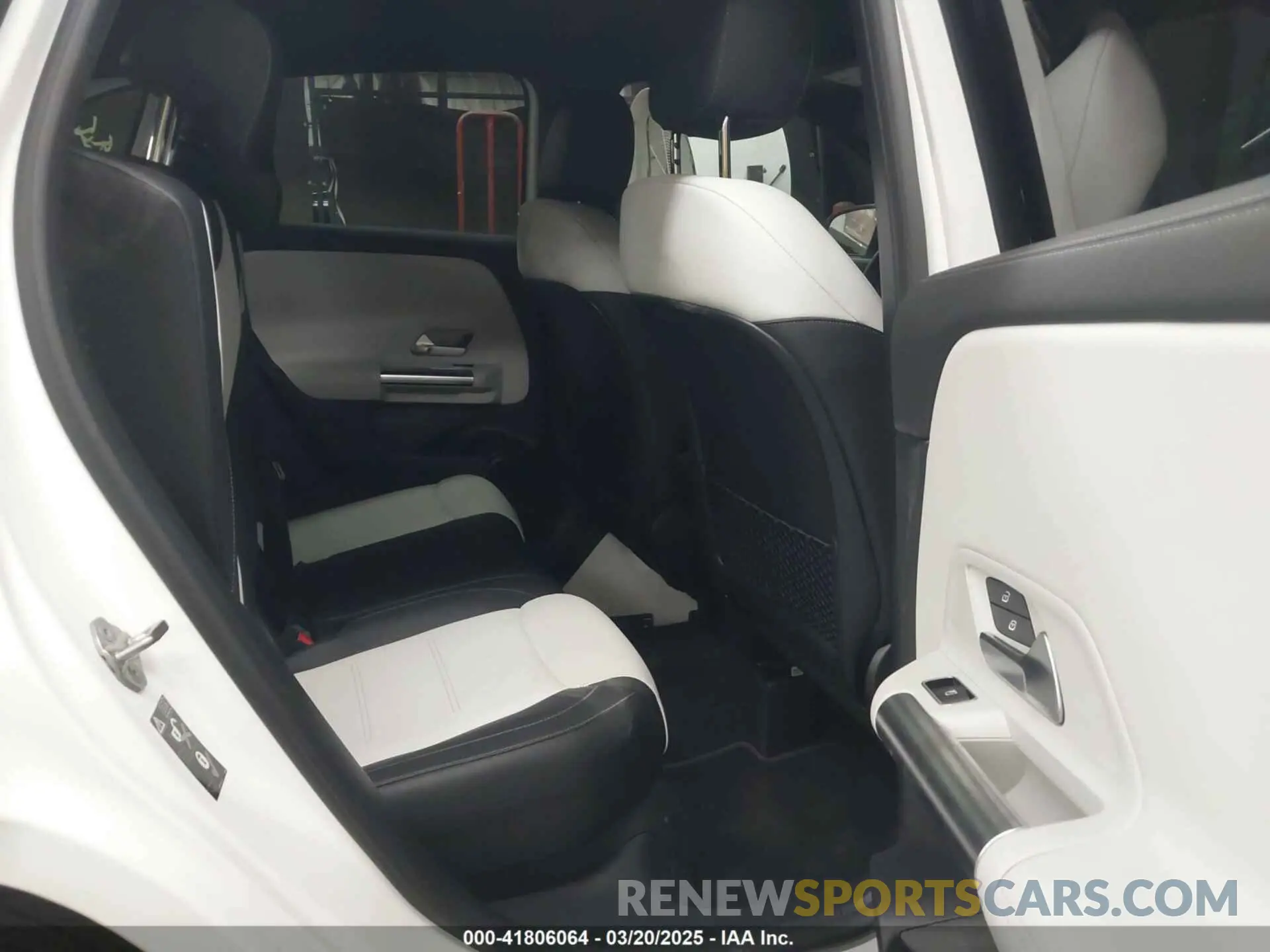 8 Photograph of a damaged car W1N4N5DB4MJ218155 MERCEDES-BENZ AMG GLA 45 2021